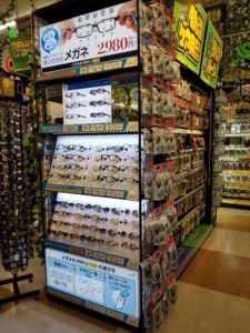 RIKU メガネの店頭什器