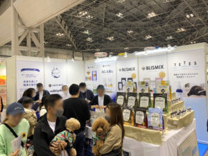 タペストリー制作｜インターペット2024　株式会社ケイエムテイ様ブース